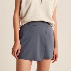 Abercrombie Women’s Traveler Skort - Dusty Blue - Size XL